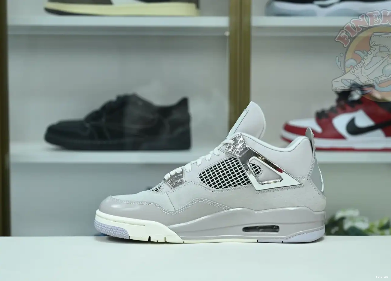 Jordan lron Jordan Air 4